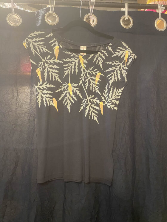 Umsteigen T-Shirt Gray With Yellow Parrot - From the Gecko Boutique